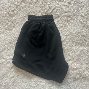 Lululemon Hotty Hot High-Rise Lined Short 2.5"